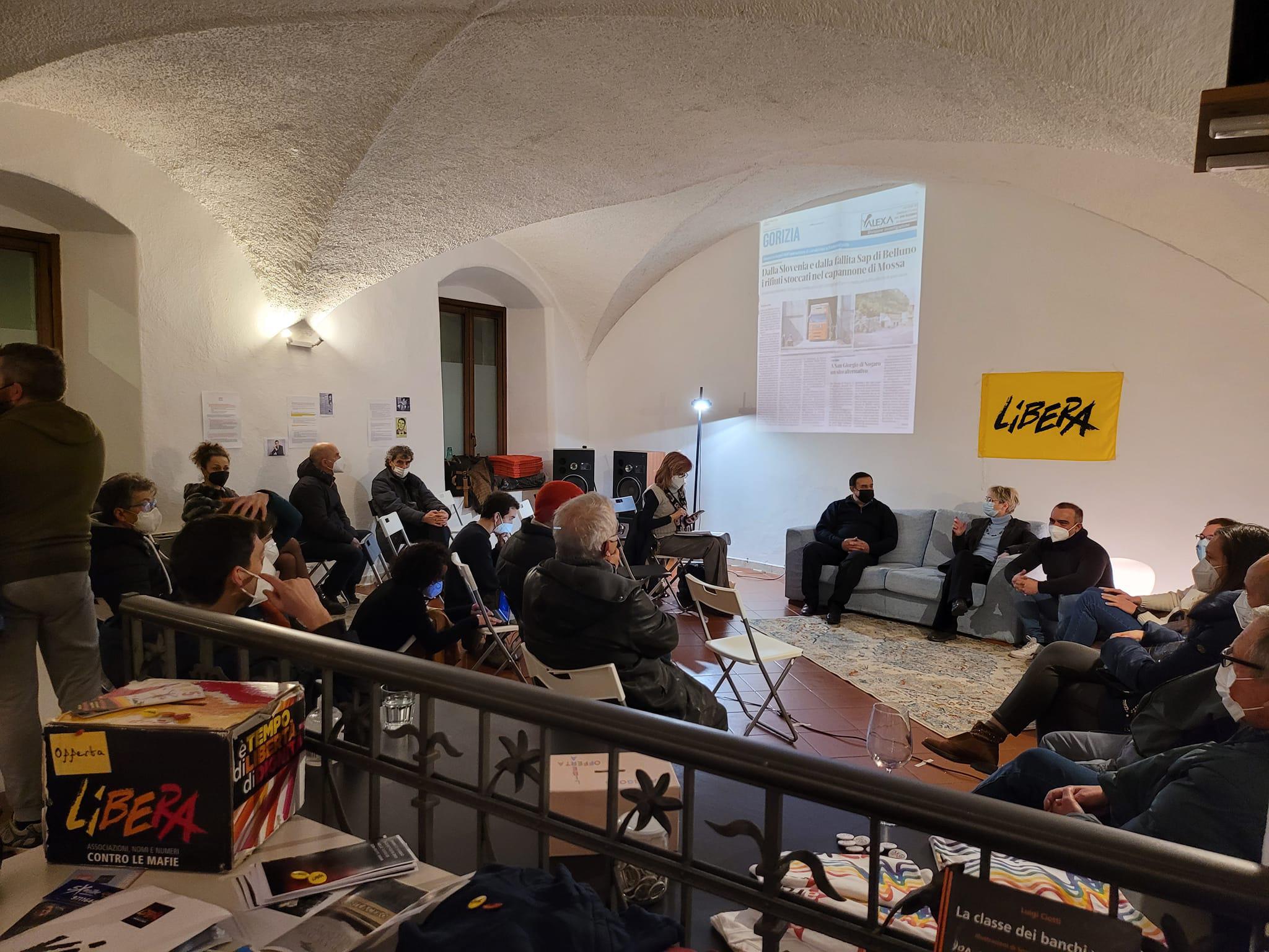 Immagine per Fari puntati delle associazioni sul rogo di Mossa: «Accendiamo le coscienze»